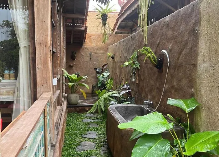 Umah Capung Sebatu *
