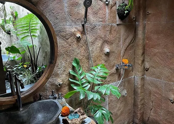 Umah Capung Sebatu